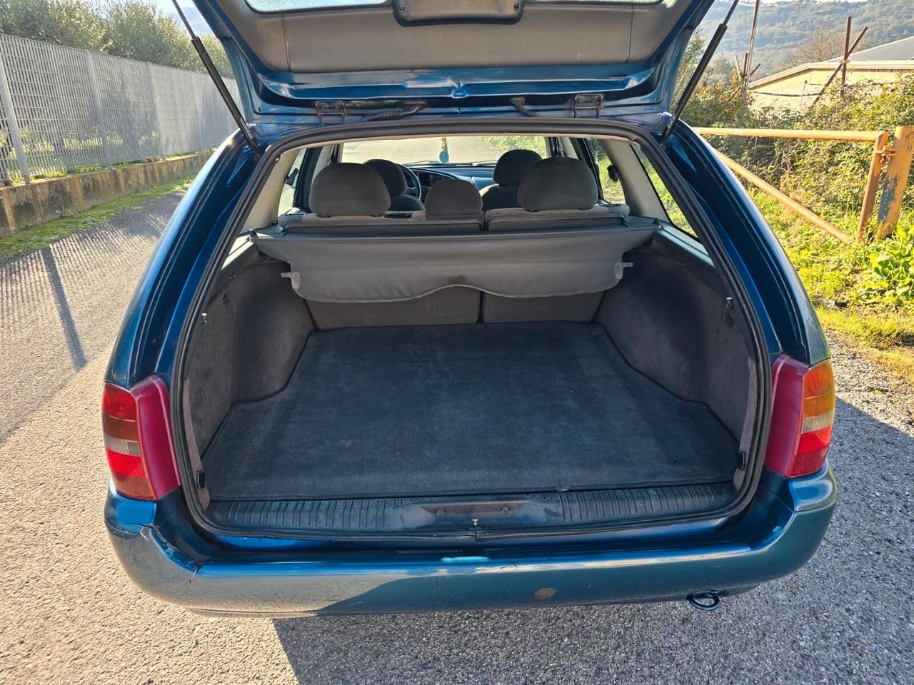 Ford Mondeo 1.8 turbodiesel S.W. Ghia