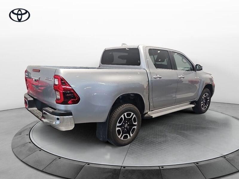 Toyota Hilux 2.4 D-4D A/T 4WD 4 porte Double Cab Executive