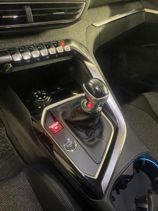 PEUGEOT 5008 BlueHDi 130 S&S Allure