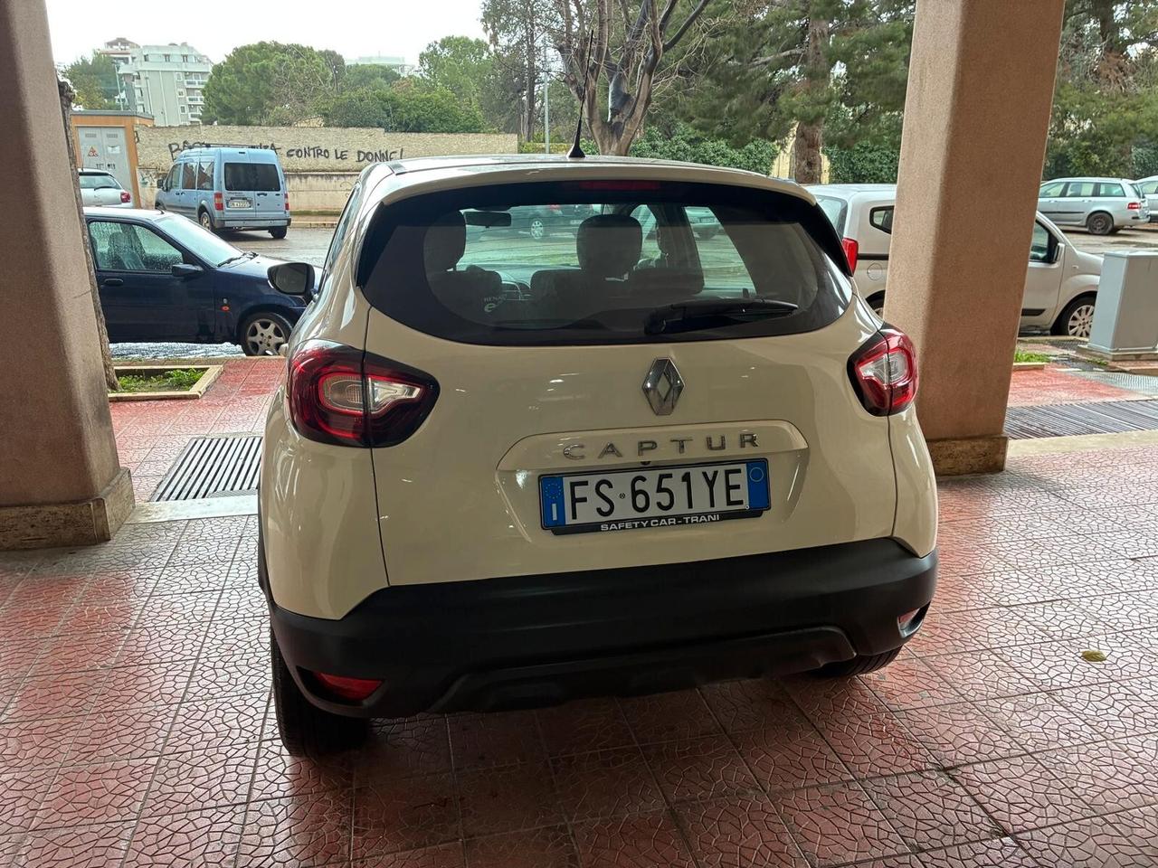 Renault Captur 1.5dCi90CV navi retro perfetta-18