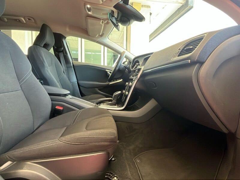Volvo V40 D2 Geartronic Kinetic