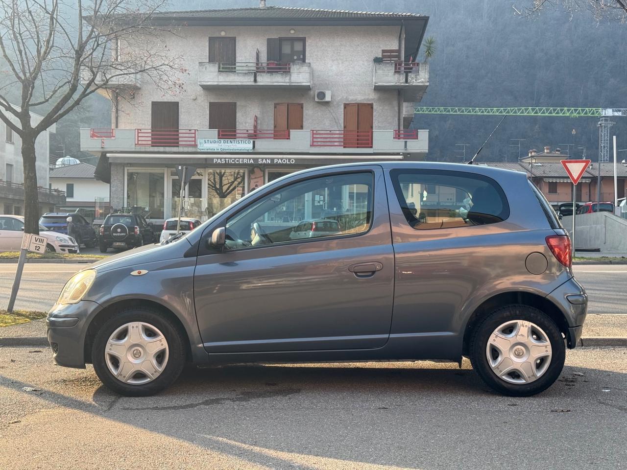 Toyota Yaris 1.0 3 porte Sol - FRIZIONE NUOVA - GOMME NUOVE 4ST. - OK NEOPATENTATI