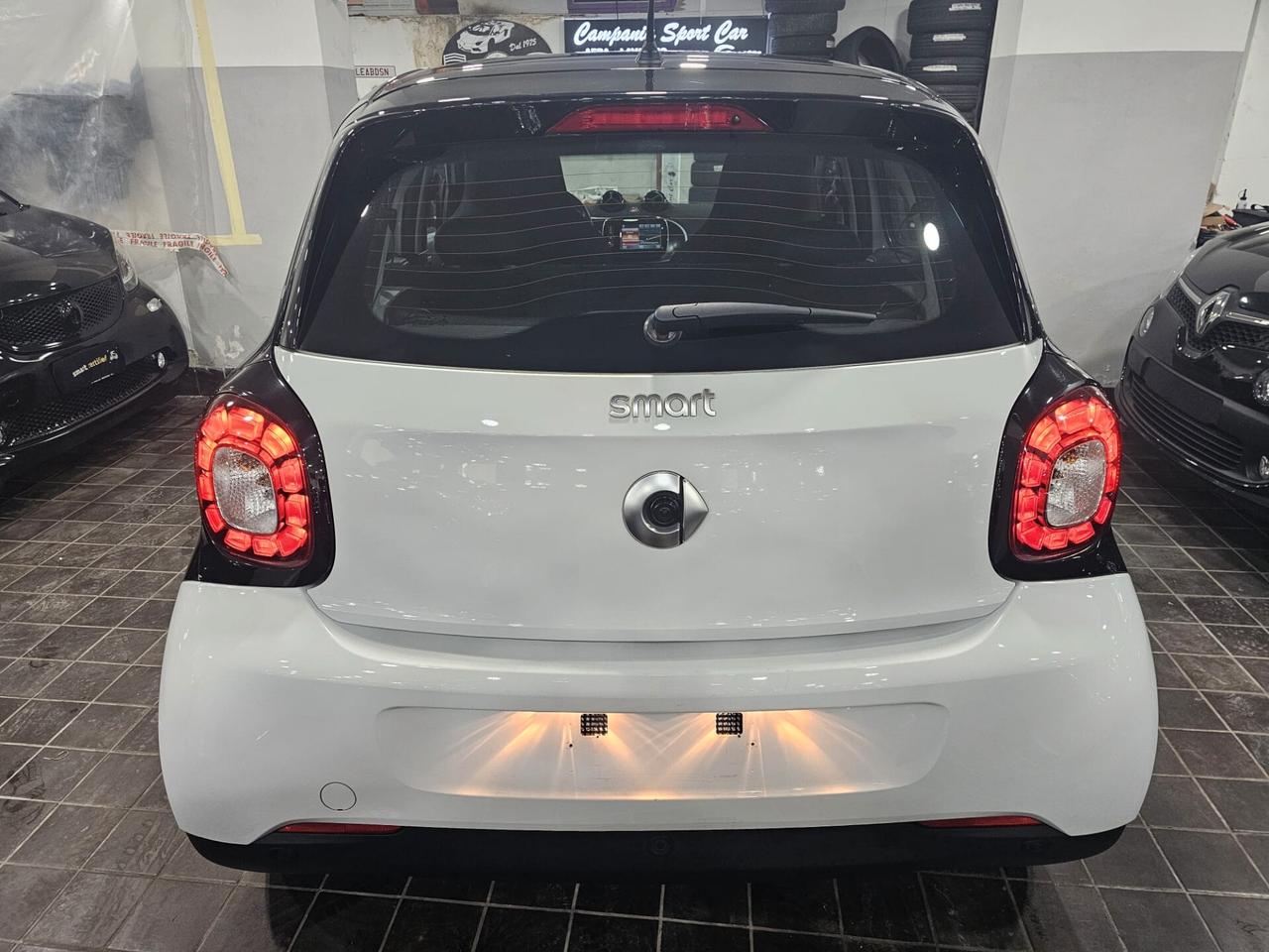 NUOVA SMART FORFOUR IDENTITY BLACK EDITION PASSION 0.9 BENZ 90CV TWINAMIC