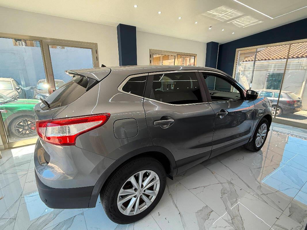 Nissan Qashqai NISSAN QASHQAI 1.5 dci Visia 110cv