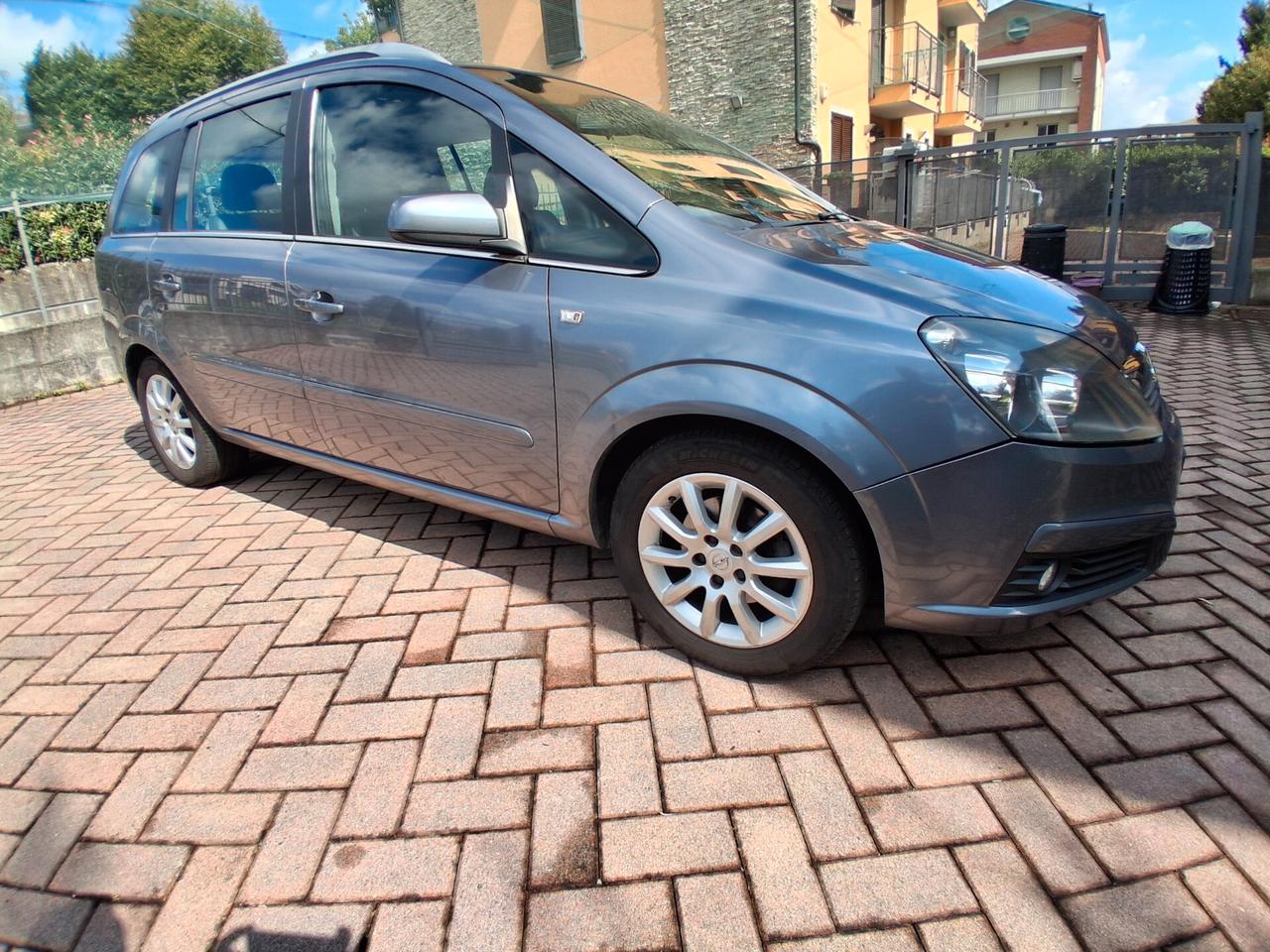 Opel Zafira 1.8 16v vvt club