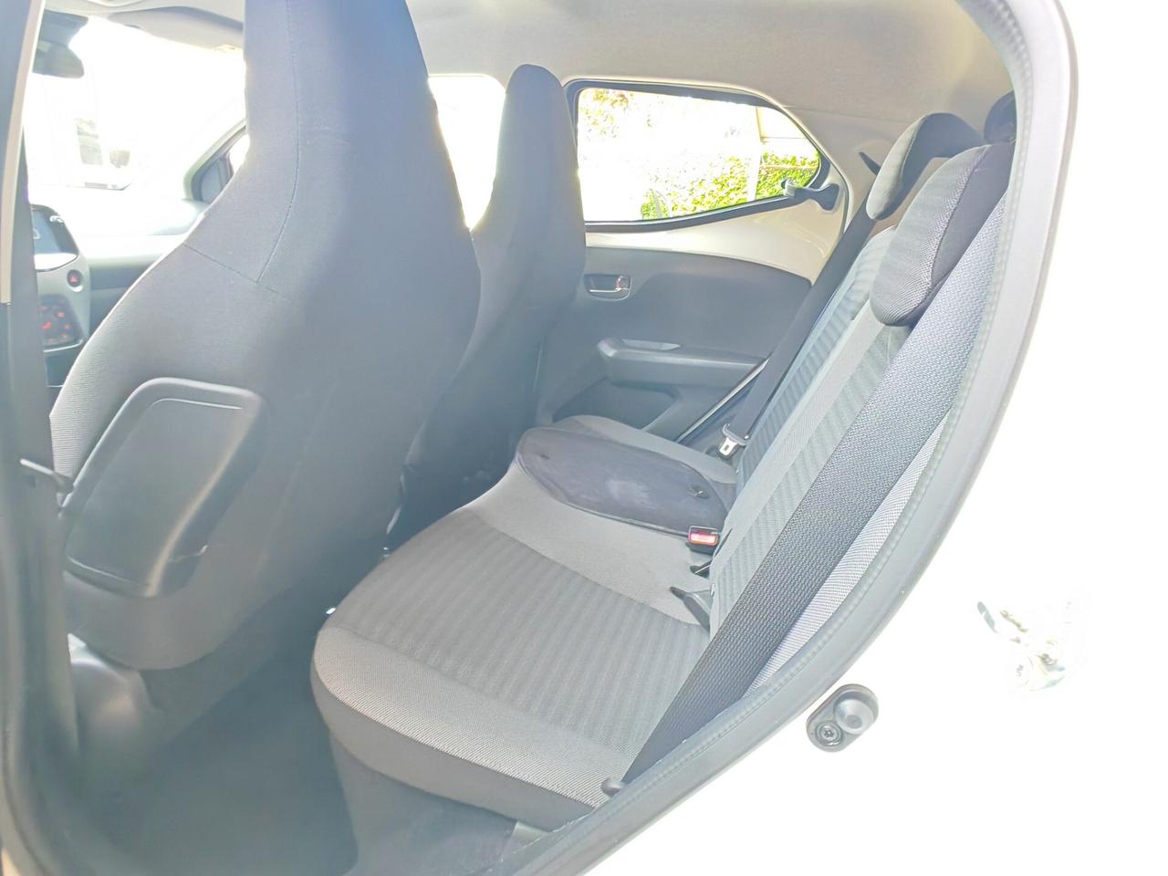Toyota Aygo Connect 1.0 VVT-i 72 CV 5 porte x-fun MMT