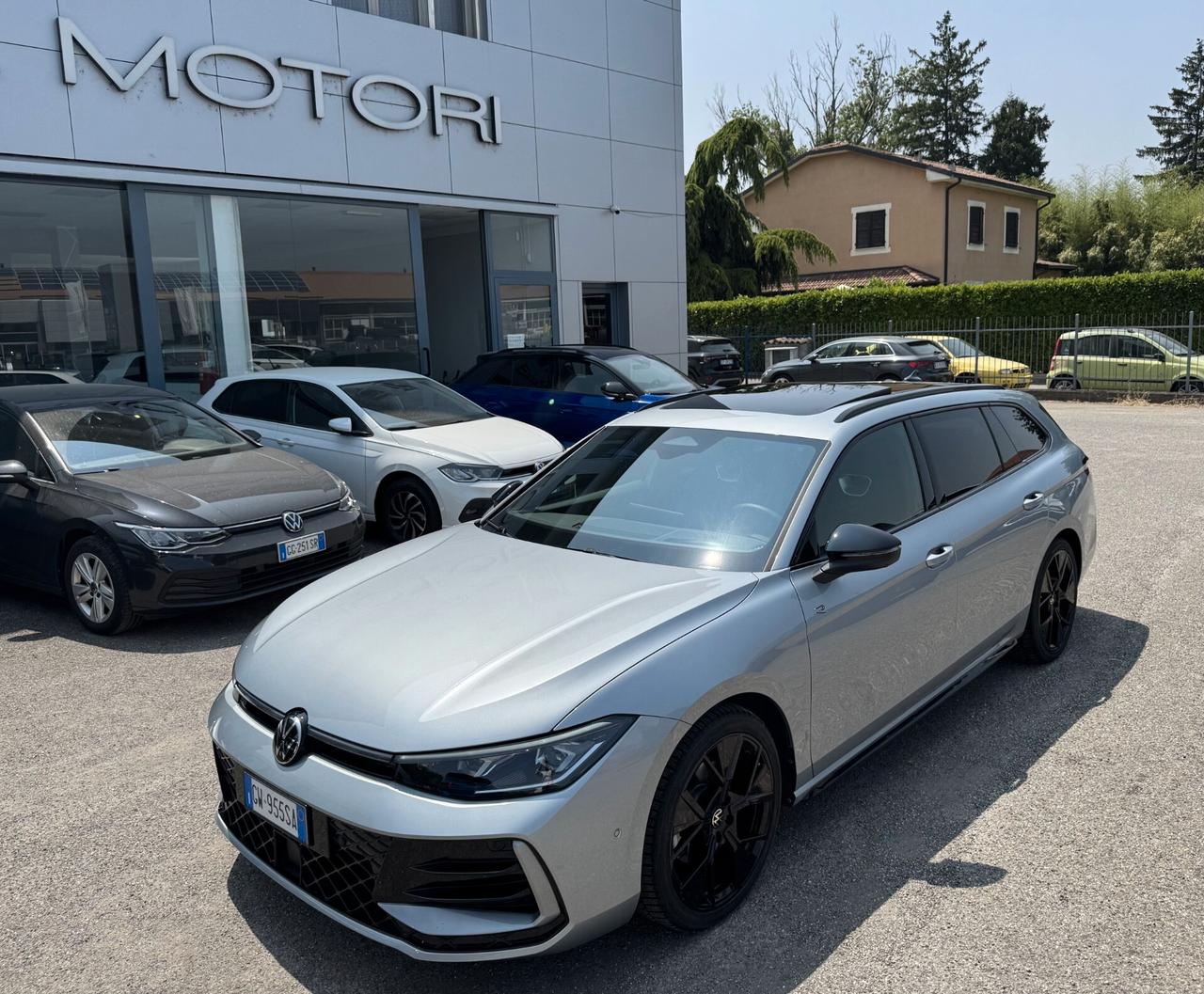 Volkswagen Passat 1.5 etsi act R-Line dsg Full Opt. / NO VINCOLI