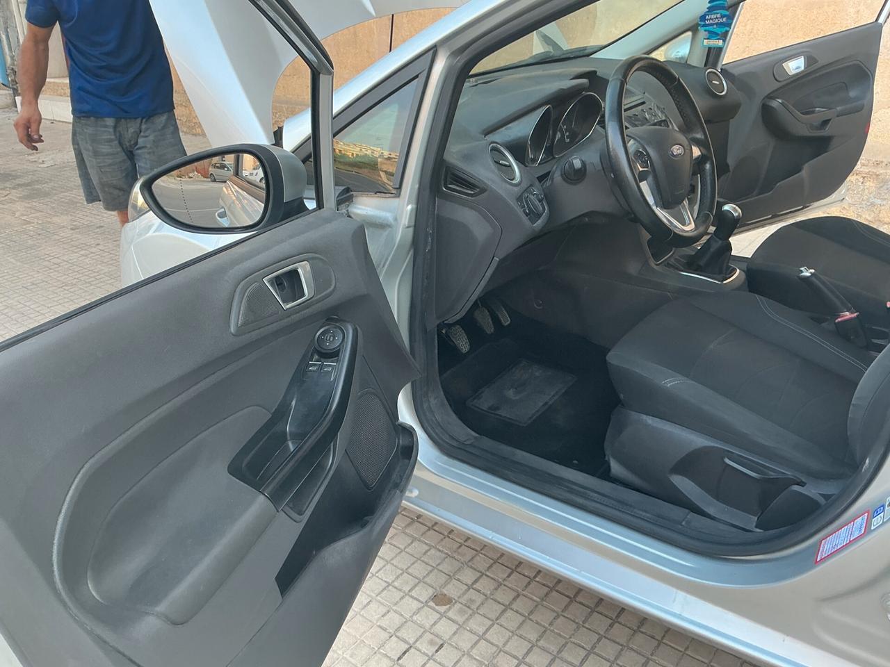 Ford Fiesta 1.5 TDCi 75CV 5 porte Titanium