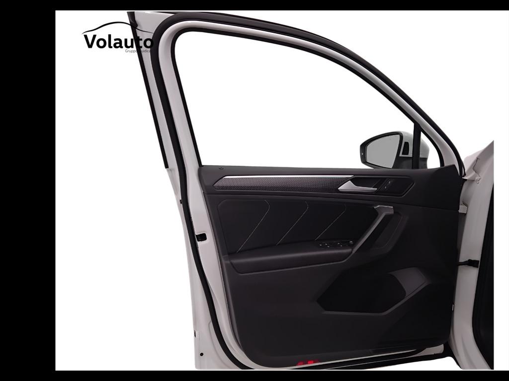 VOLKSWAGEN Tiguan II 2021 - Tiguan 1.5 tsi R-Line 150cv dsg