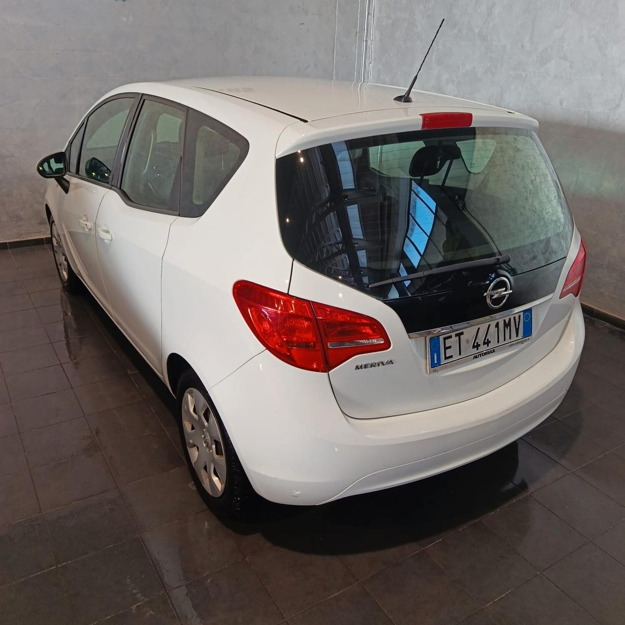 Opel Meriva 1.4 BENZINA NEOPATENTATI