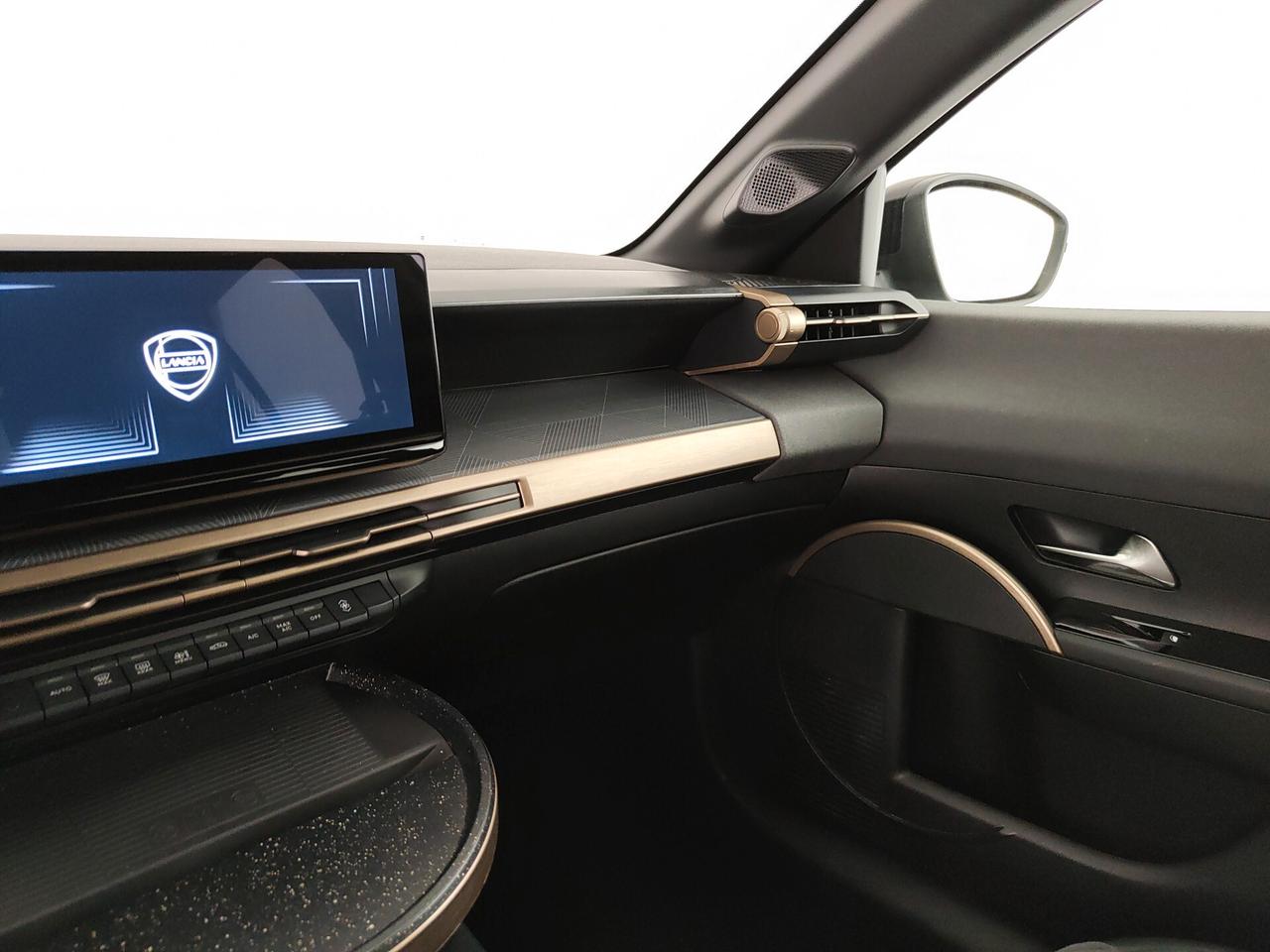 Lancia Ypsilon Hybrid e-DCT LX