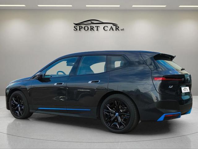 BMW iX xDrive40 Pacchetto Sportivo