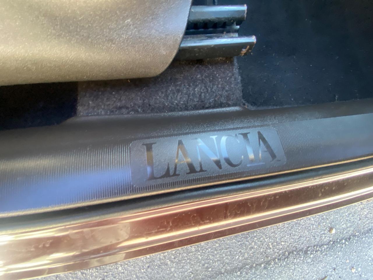Lancia Ypsilon 1.3 MJT 75 CV Modamilano