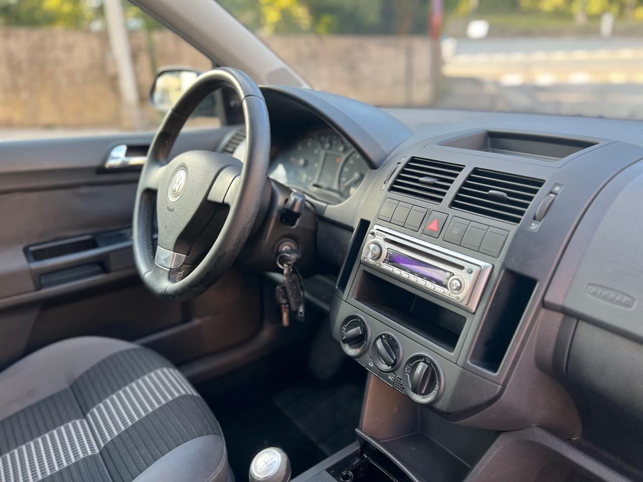 Volkswagen Polo 1.4/80CV TDI 5p. Sportline con soli 60.000km