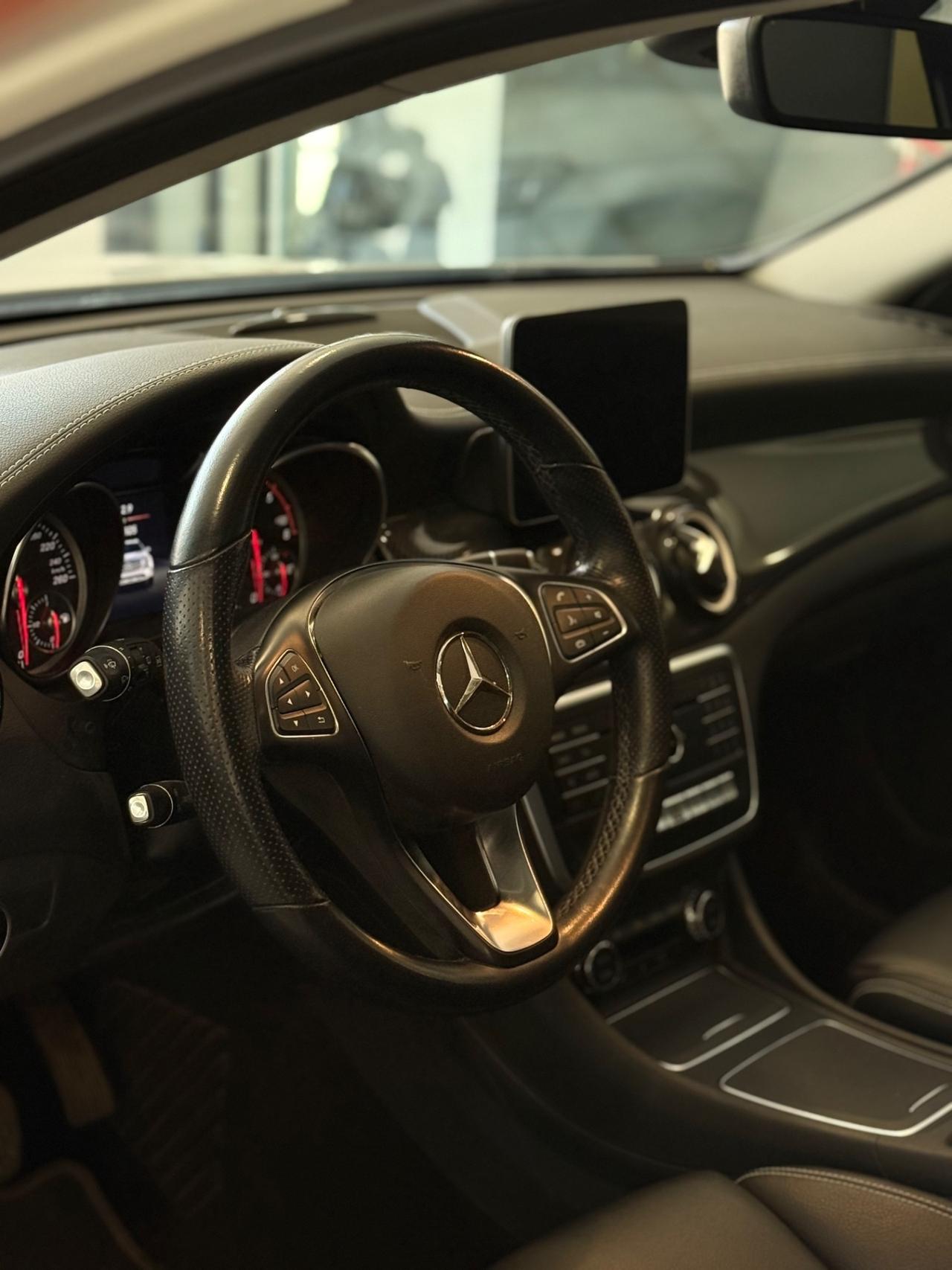 Mercedes-benz GLA 200 d Automatic 4Matic Night Edition