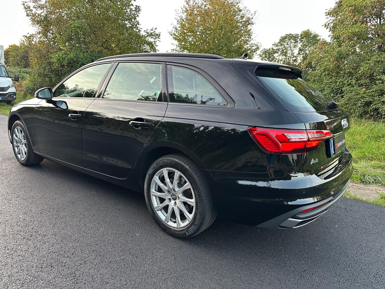 Audi A4 Avant 40 TDI quattro S tronic Business Advanced