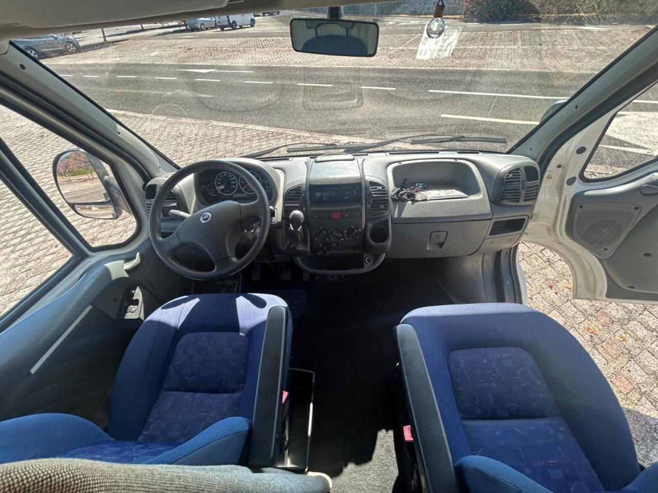 Camper mansardato 6 posti Mc louis