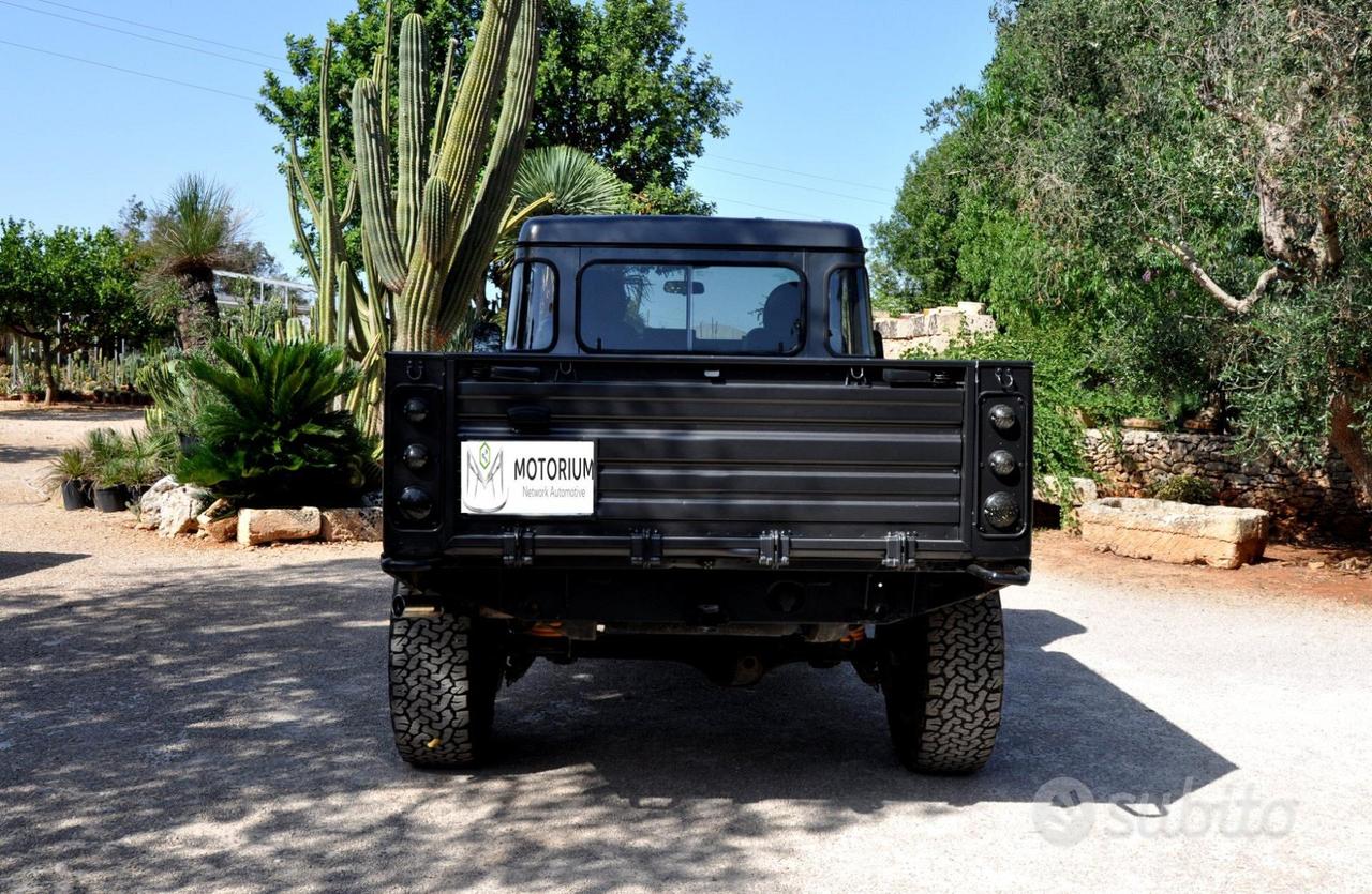 Land Rover Defender 110