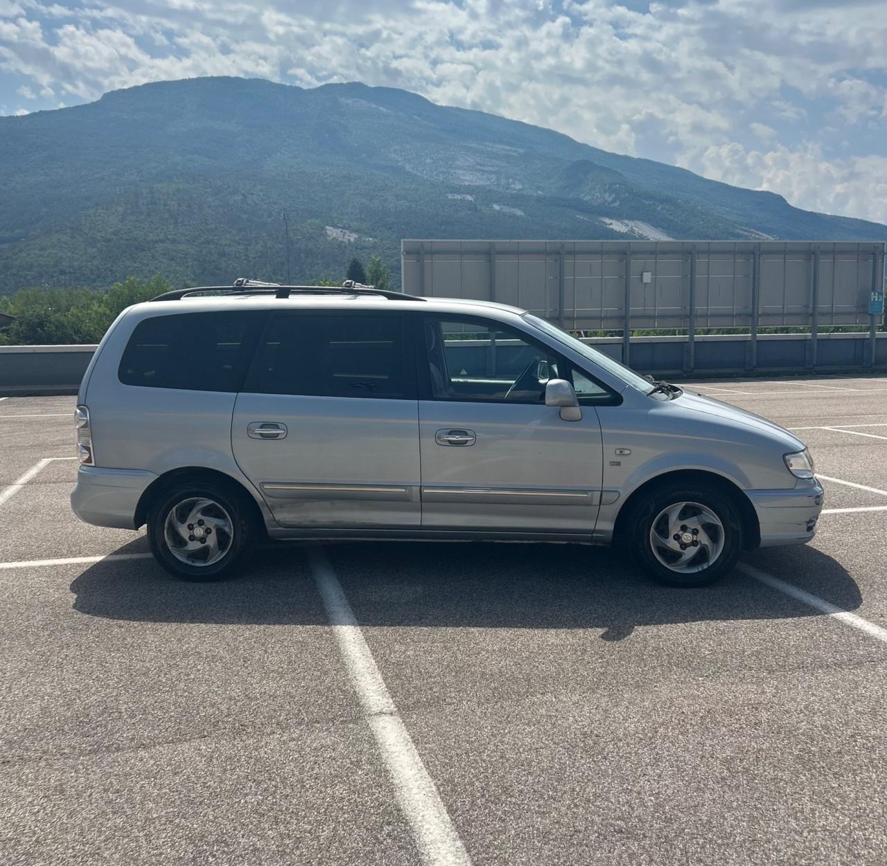 Hyundai Trajet 2.0 CRDi TD Dynamic 7 Posti