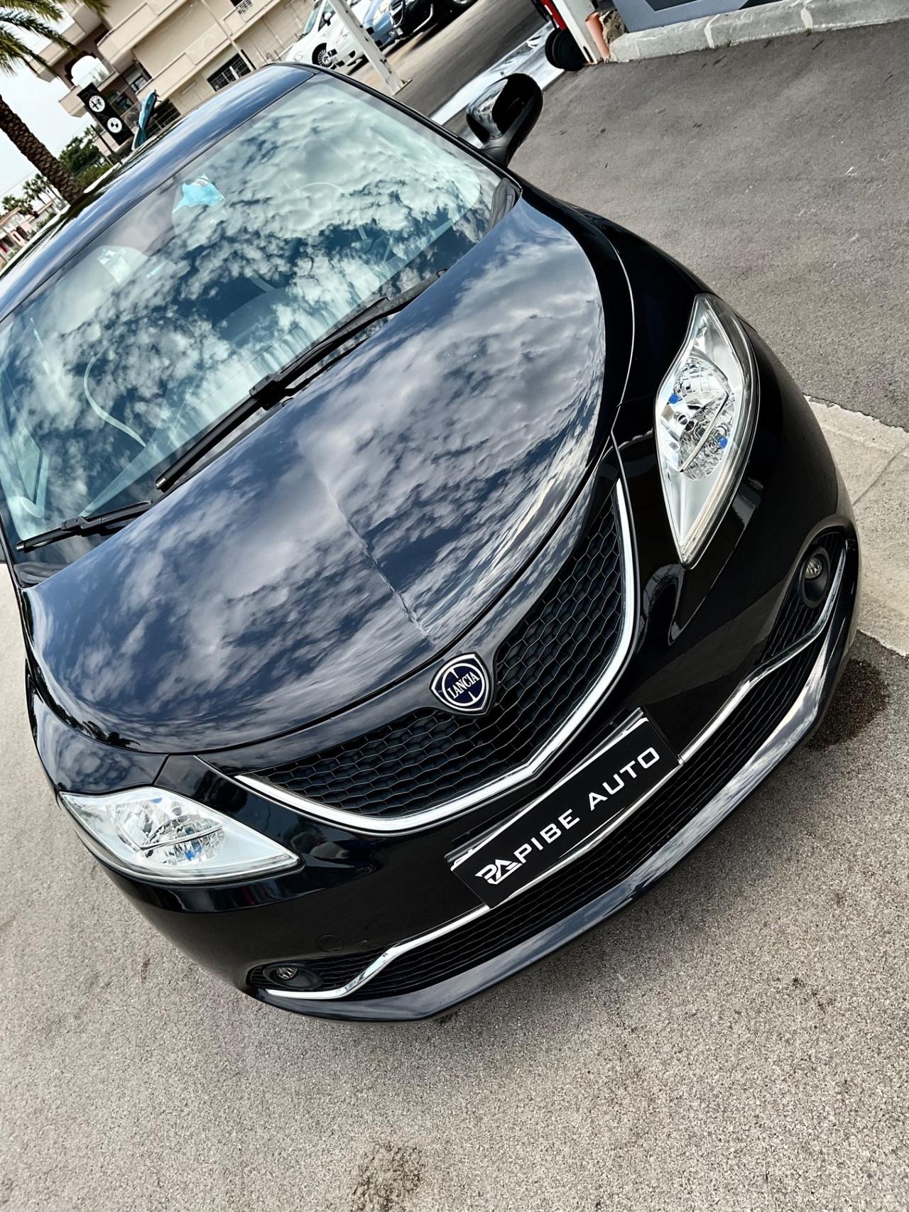 Lancia Ypsilon 1.2 69 CV 5 porte Platinum