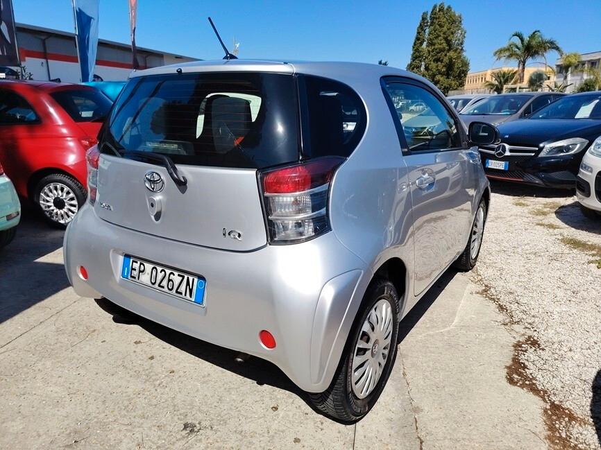 Toyota iQ 1.0 CVT Trend