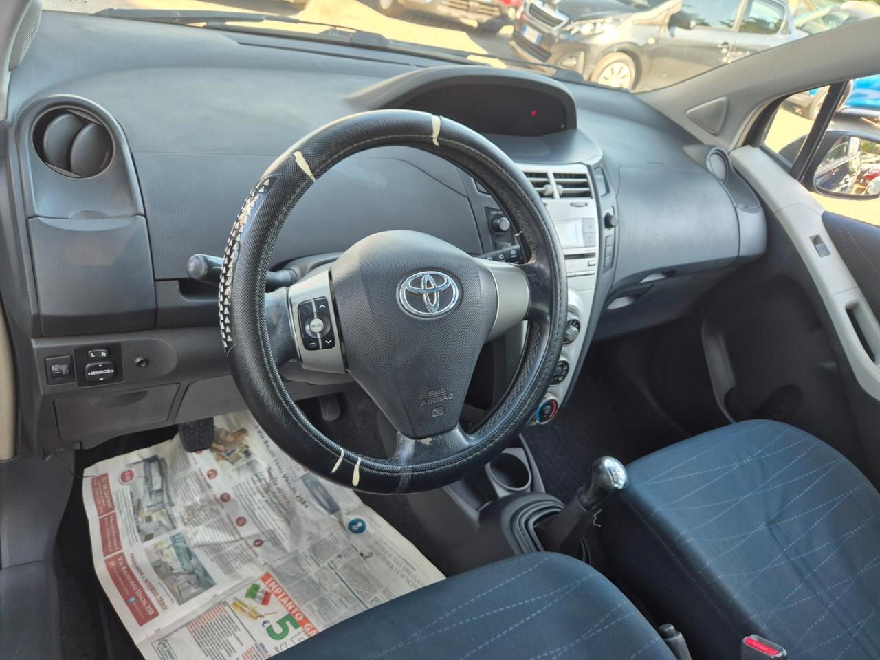 Toyota Yaris 1.0 5 porte Sol