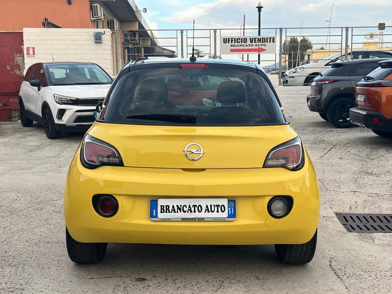 Opel Adam 1.2 70 CV Slam