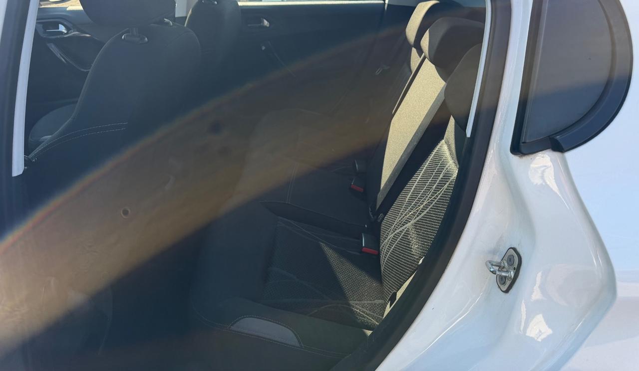 Peugeot 208 1.0 Benzina Ok Neopatentati
