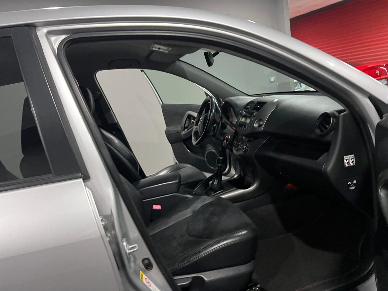 Toyota RAV 4 2.2 D-4D 150 cv EXCLUSIVE
