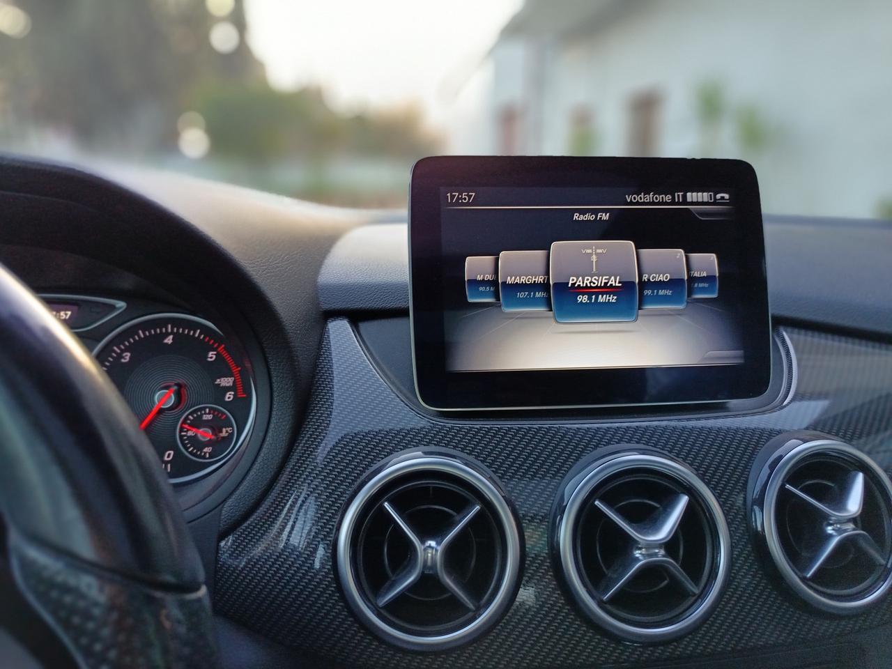 MERCEDES-BENZ B 180 D Sport AMG