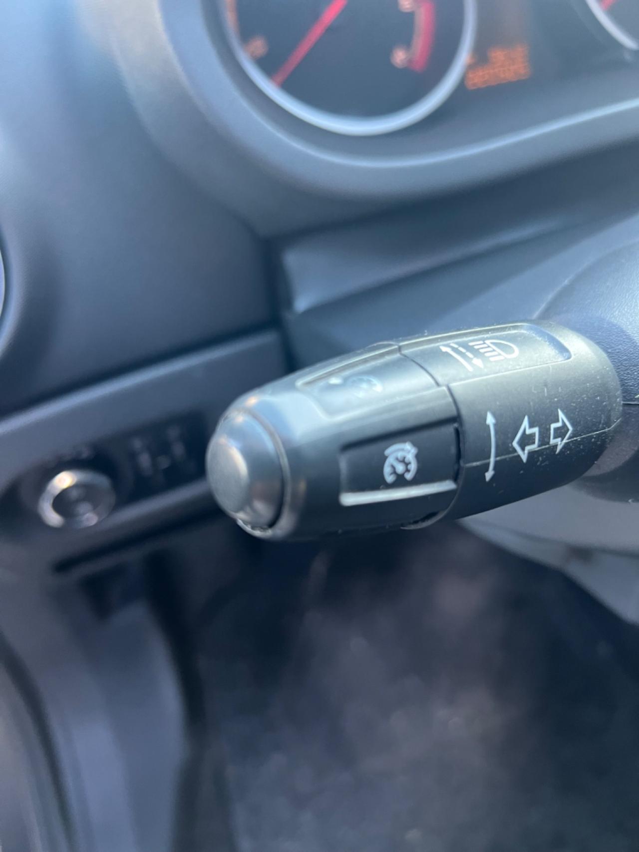 Opel Corsa 1.3 CDTI S&S GANCIO TRAINO NEOPATENTATI