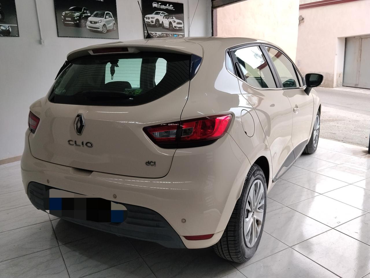 Renault Clio 1.5 diesel 2017 CON GARANZIA