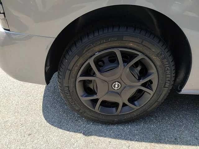 Opel Vivaro 1.5 Diesel 120cv M 3 Posti KM ZERO