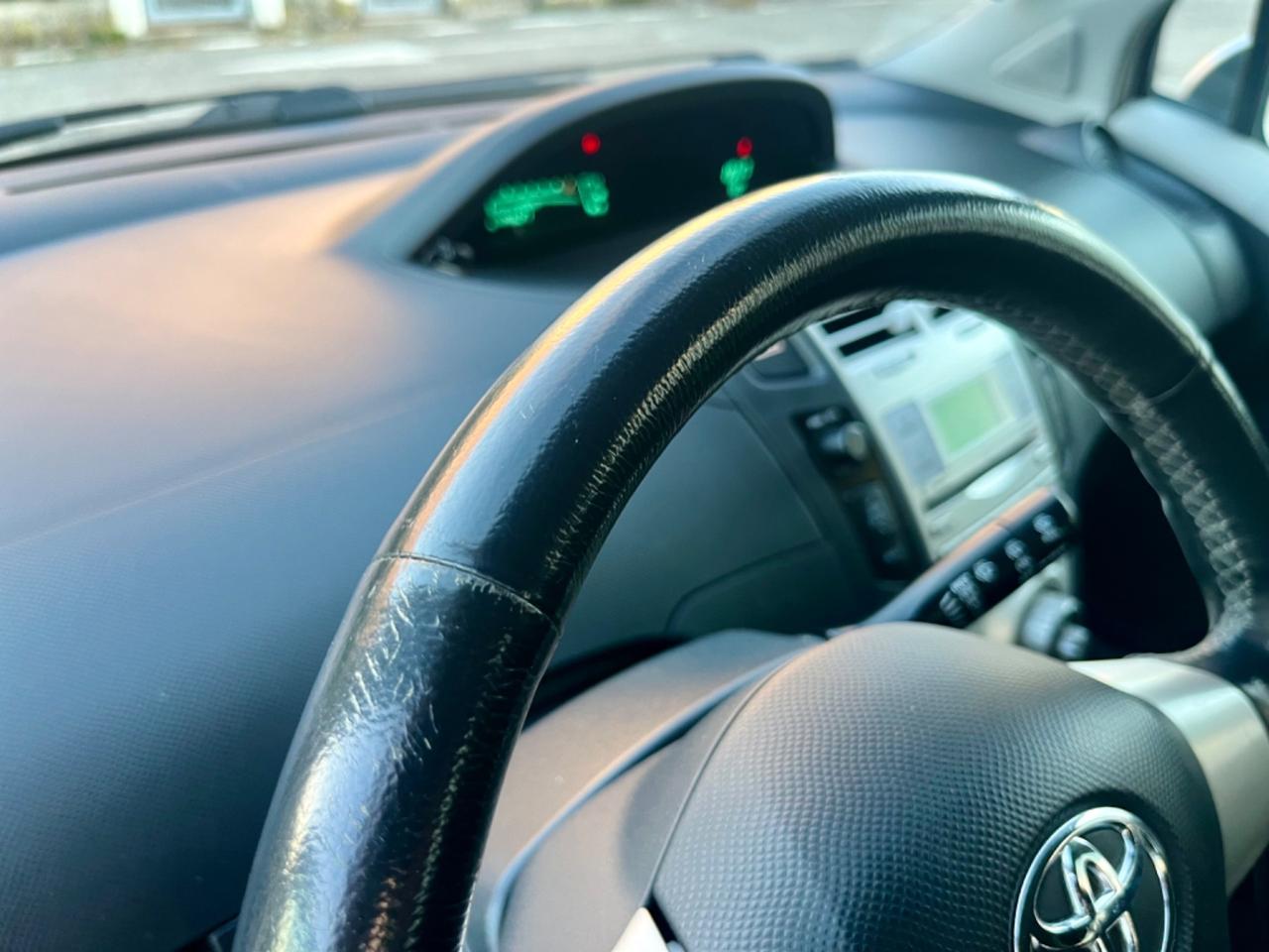 Toyota Yaris 1.3benz 2007 103.000km perfetta per neopatentati