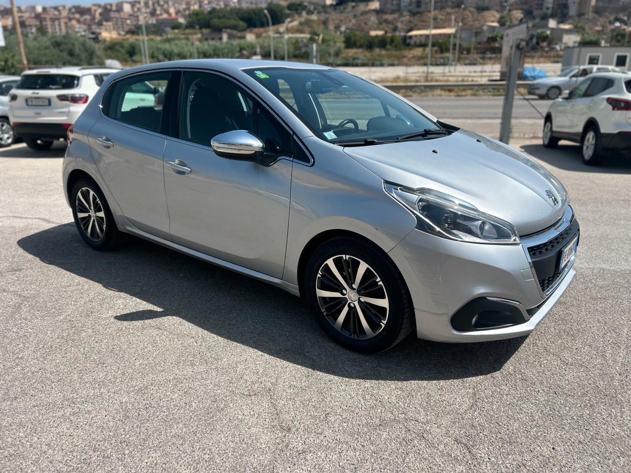 Peugeot 208 BlueHDi 100 5 porte Allure 2016