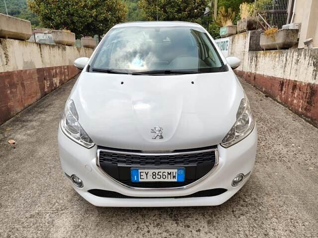 Peugeot 208 1.4 HDi 68 CV 5P Allure NEOPATENTATI