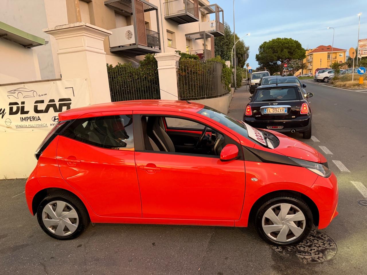 Toyota Aygo 1.0 VVT-i 69 CV 5 porte x-wave