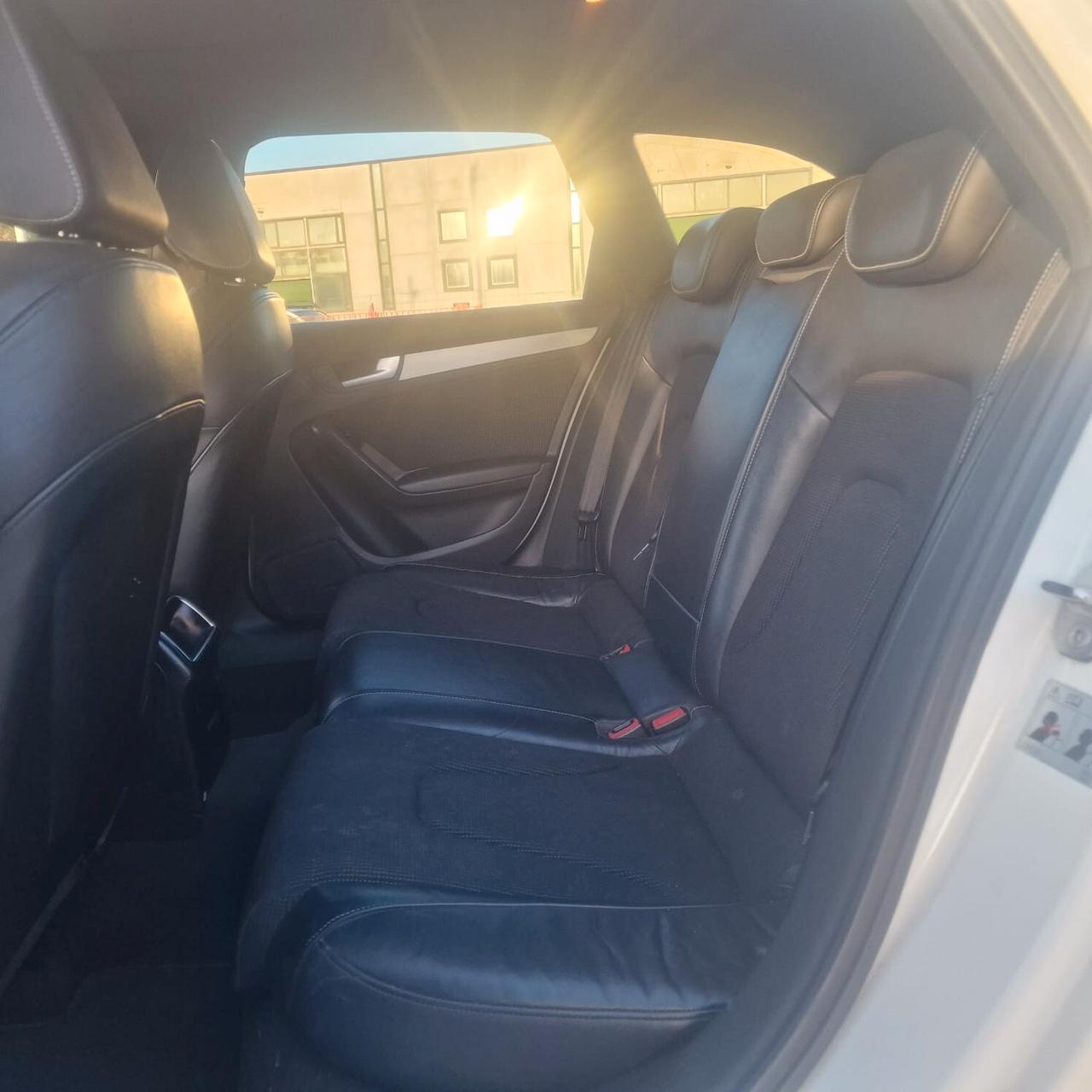 Audi A4 Avant 2.0 TDI 143CV S-LINE INTERNO ED ESTERNO TETTO FULL FULL OPTIONAL