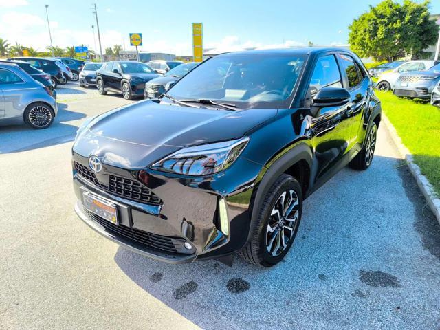 TOYOTA Yaris Cross 1.5 Hybrid 5p. E-CVT AWD-i Business