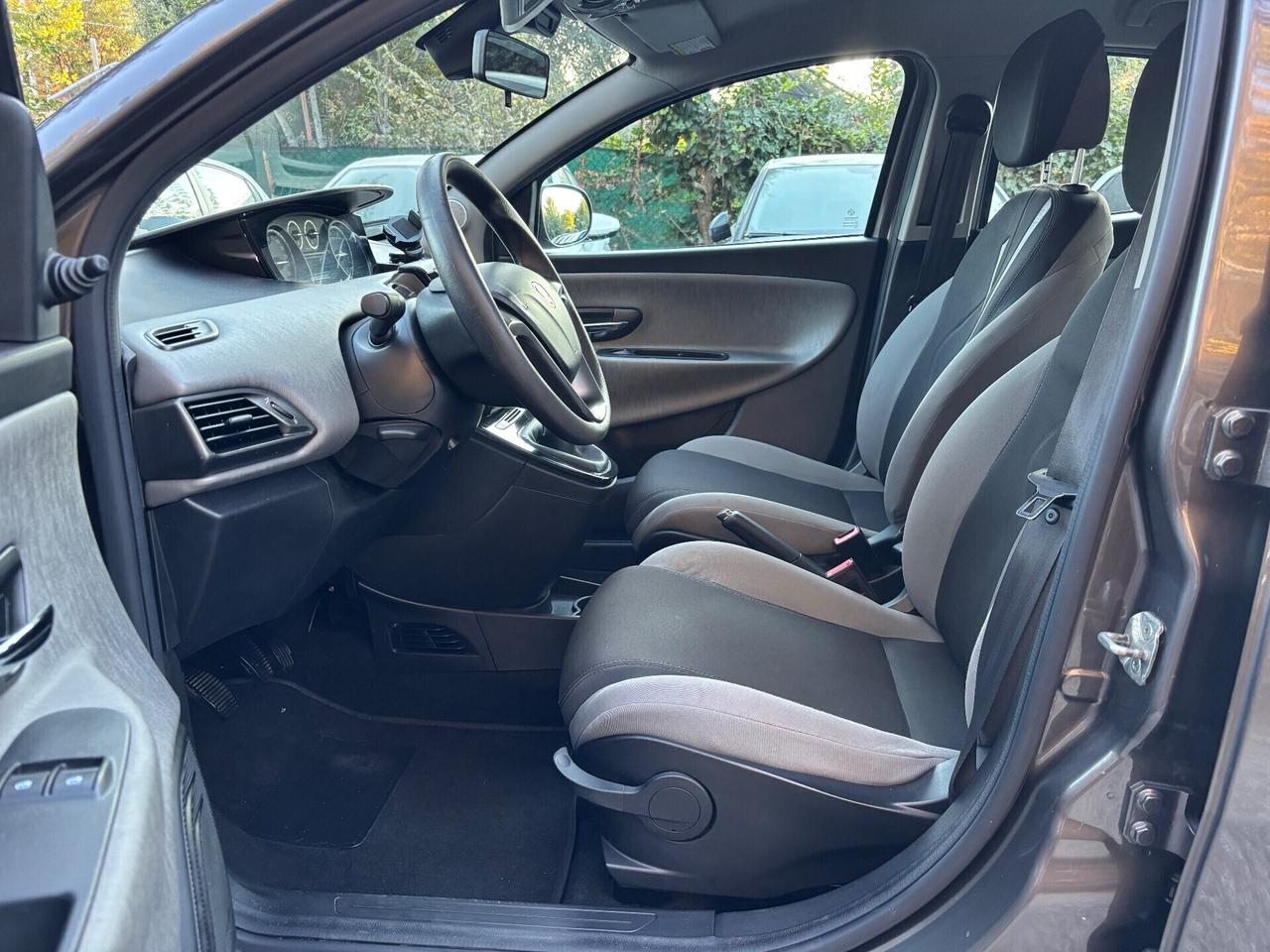 Lancia Ypsilon 1.3 MJT 5 porte OK Neopatentati