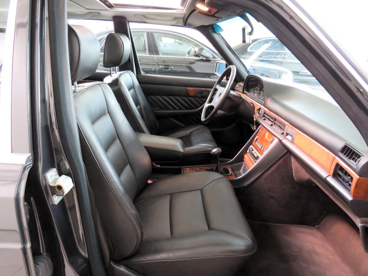 Mercedes-benz S 300 SE cat