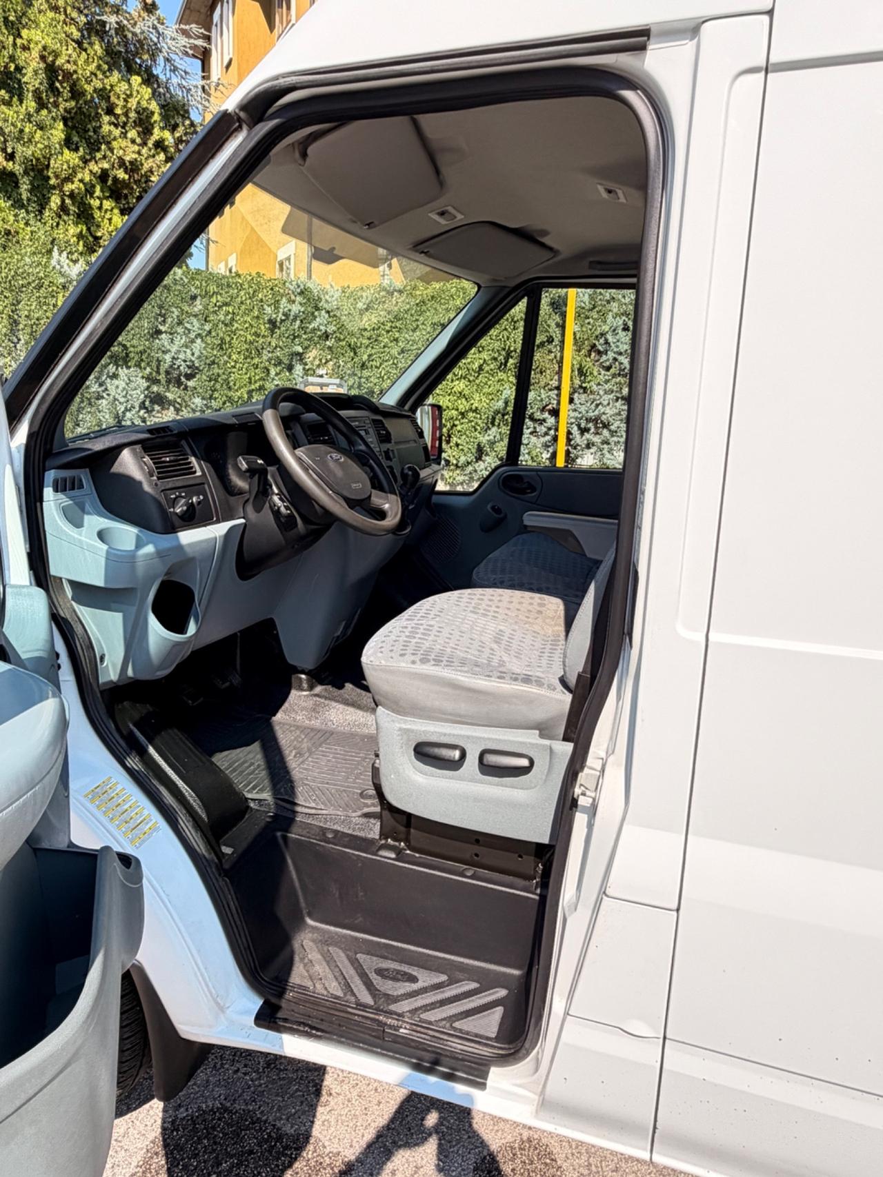 FORD TRANSIT 2.2TDCI 2010 buone condizioni pronto uso