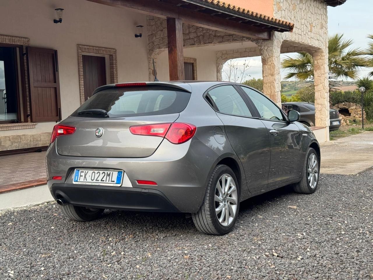 Alfa Romeo Giulietta 1.6 120 CV Super 2017 155KM