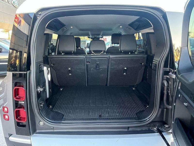 Land Rover Defender 110 3.0 I6 MHEV SE AWD Auto