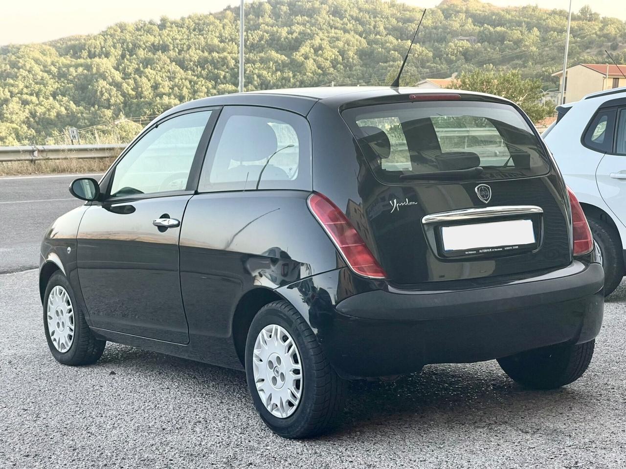 Lancia Ypsilon 1.2 69cv benzina - NEOPATENTATI