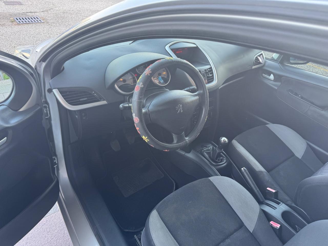 Peugeot 207 1.4 HDi 70CV 3p. ONE Line NEOPATENTATI
