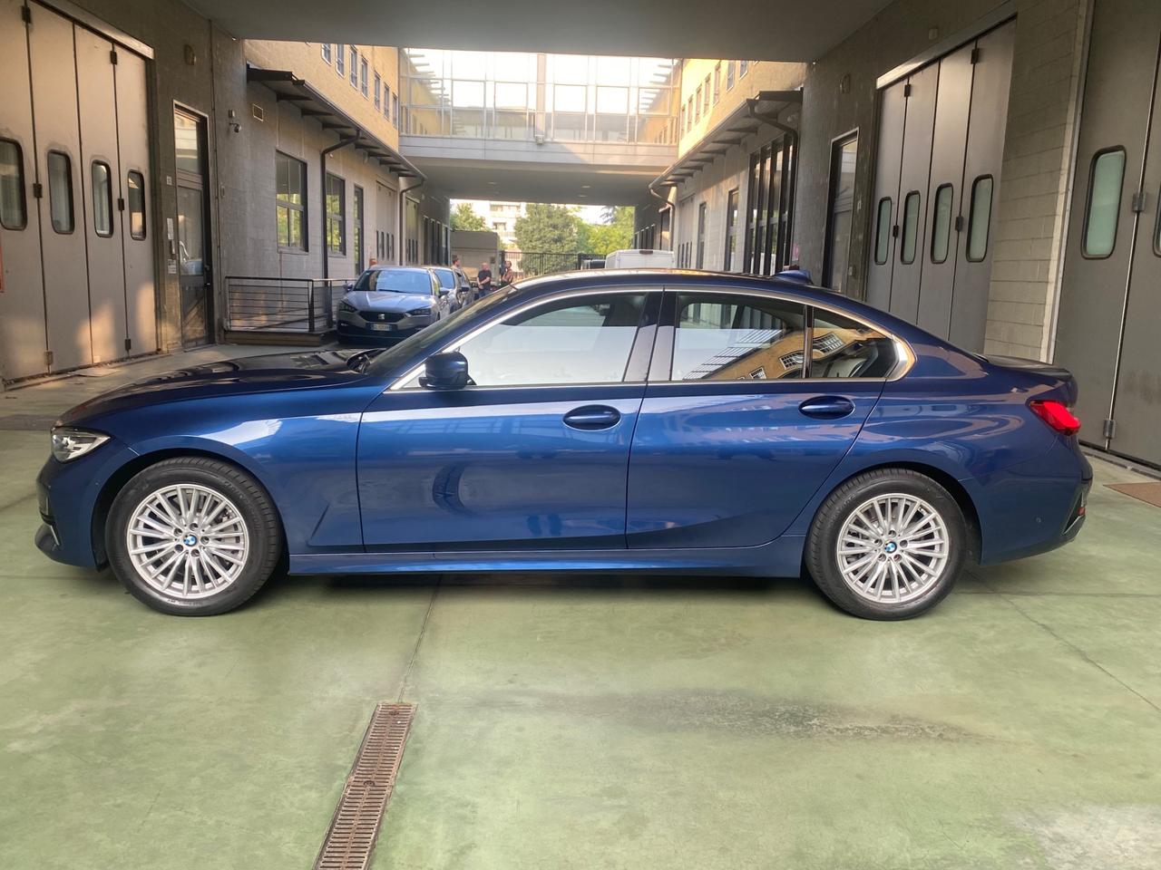 Bmw 330 330i xDrive Luxury