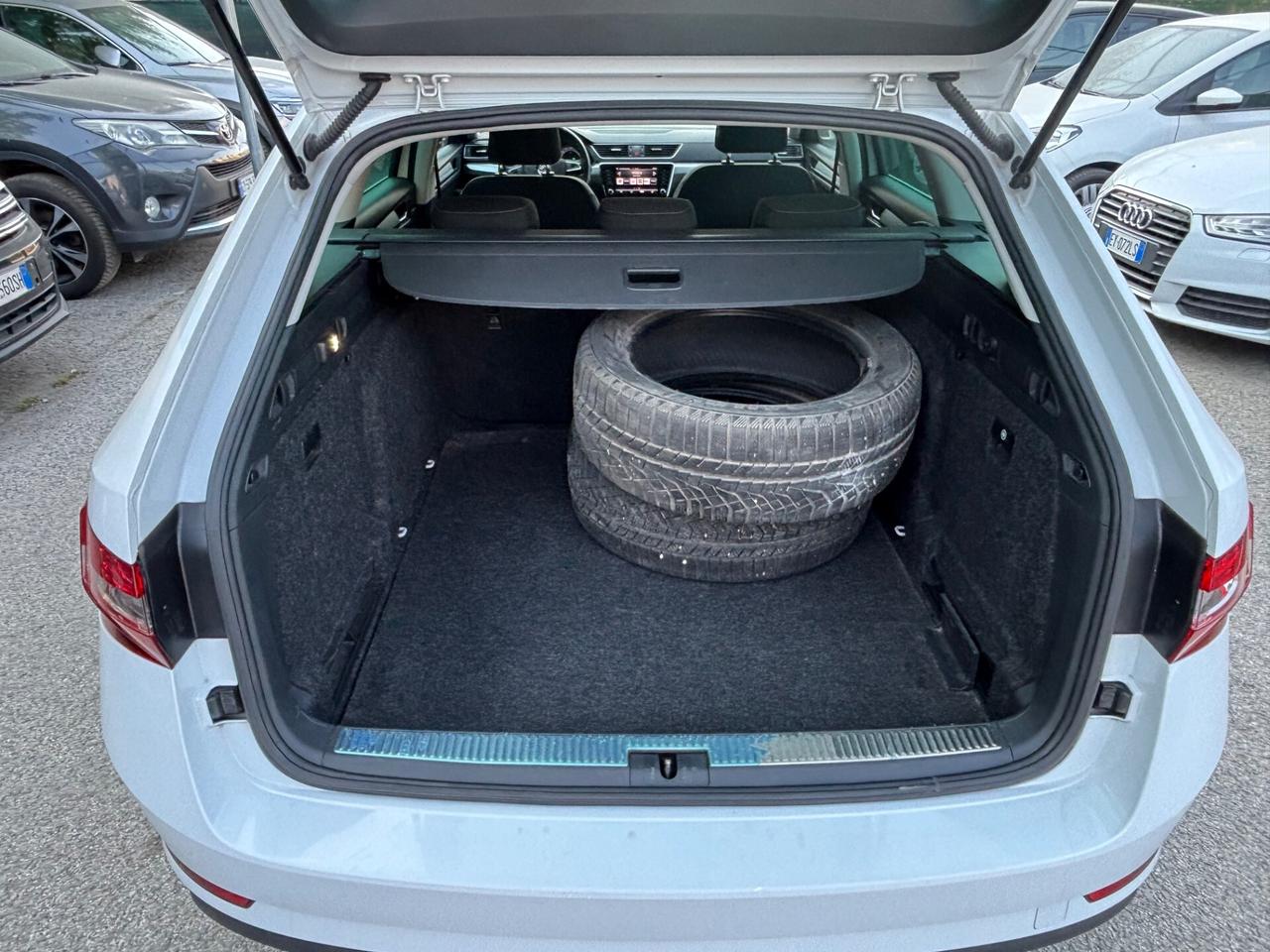 Skoda Superb 2.0 TDI 150CV DSG Wagon Executive