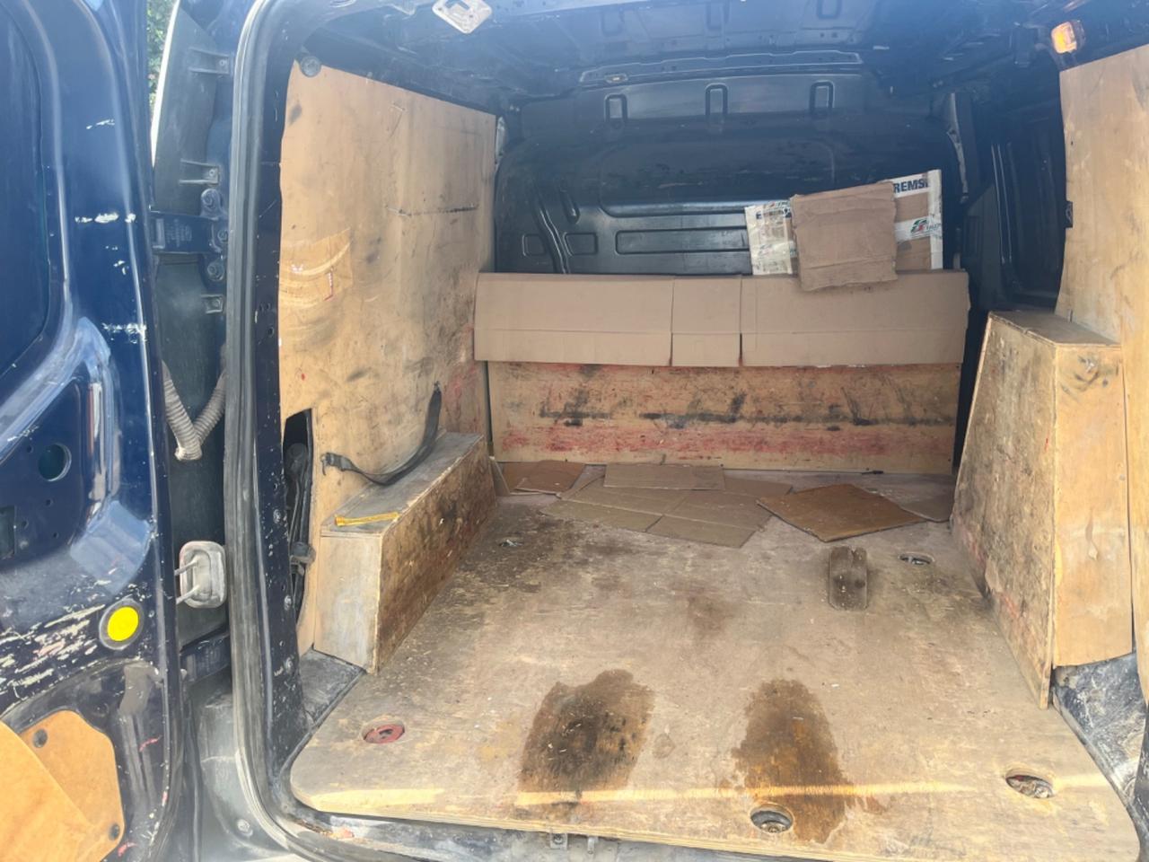 Ford Tourneo Courier 1.5 TDCI 75 CV Plus