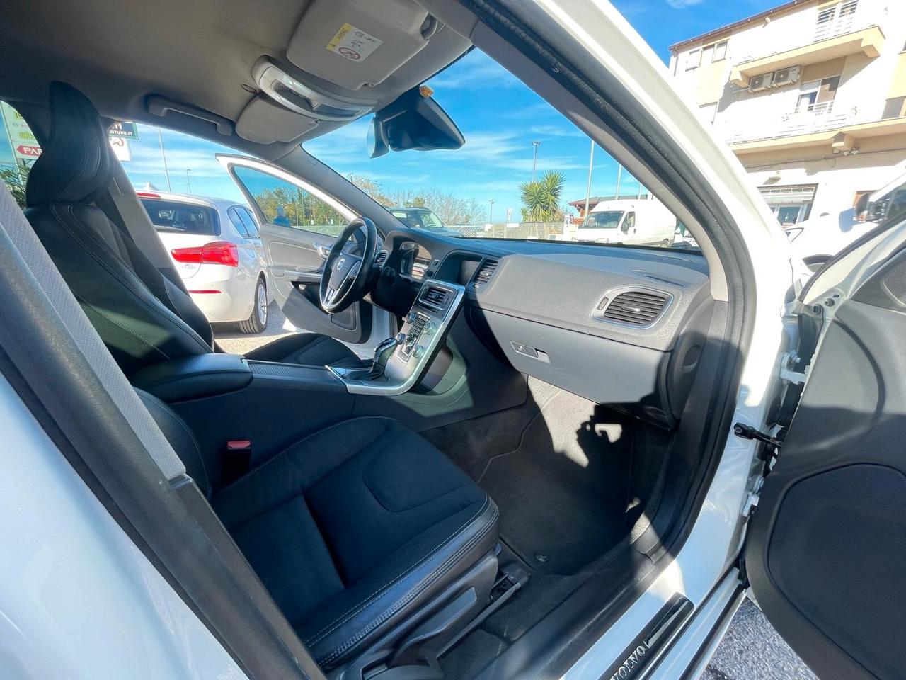 Volvo S60 Cross Country D3 Pro